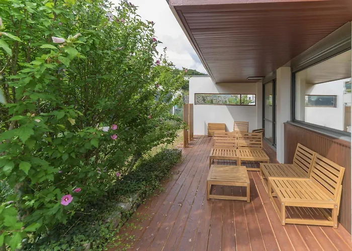 Willa La Maison Des Fleurs - Superbe Maison Sur Les Hauteurs De *