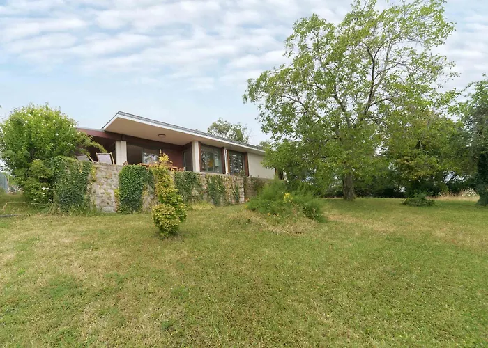La Maison Des Fleurs - Superbe Maison Sur Les Hauteurs De *